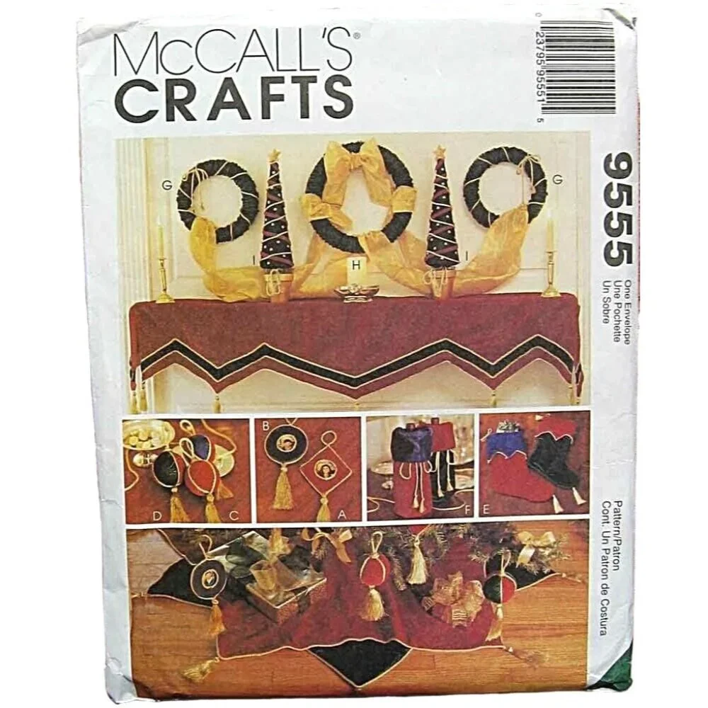 McCalls Sewing Pattern 9555 Christmas Tree Skirt Mantel Cover Wreath Stocking‎